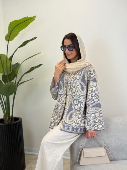 متینا طوسی آبی