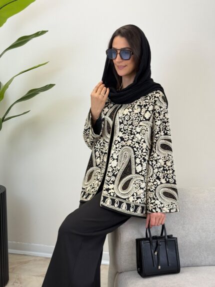 متینا مشکی